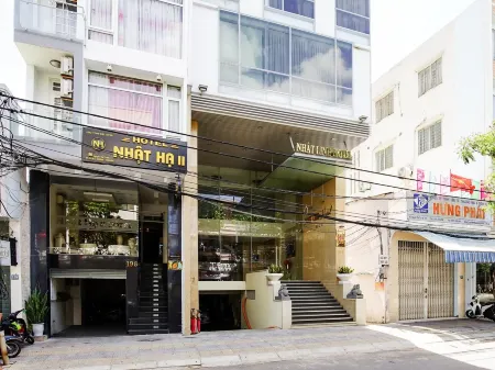 Nhật Linh Hotel & Suites Đà Nẵng