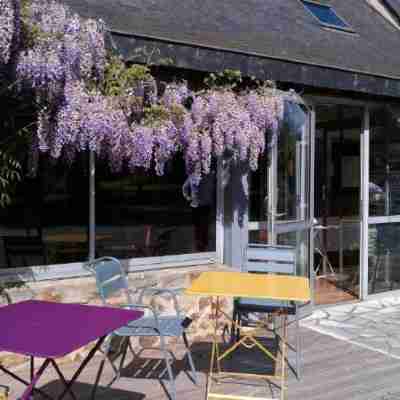 Logis Hôtel Lodge la Valette Hotel Exterior