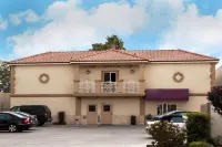 Howard Johnson by Wyndham Bakersfield Albertsons 주변 호텔
