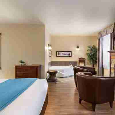 Days Inn by Wyndham Levis Rooms