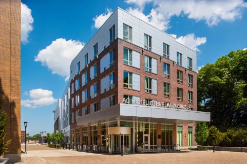 AC Hotel Boston Cleveland Circle - parking