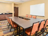 Fairfield Inn & Suites Warrensburg Hotels in Warrensburg