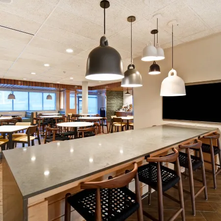 Fairfield Inn & Suites Plymouth Отели в г. Плимут