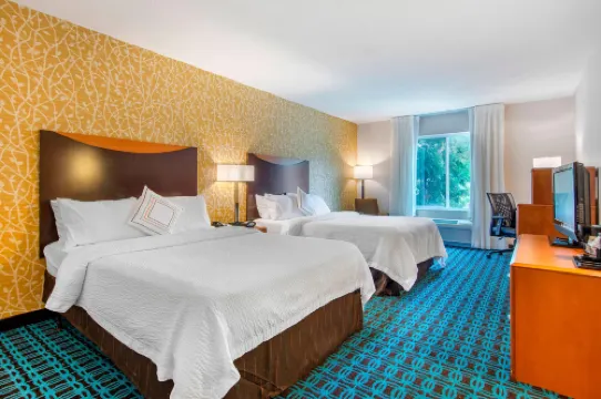 Fairfield Inn & Suites Hooksett Hotels in Merrimack County