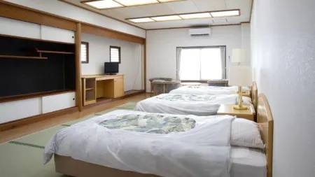 Ryokan Daisei Отели рядом с достопримечательностью «Old Wakabayashi Family's House»