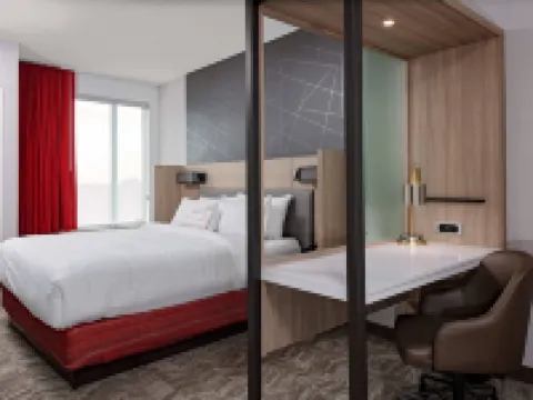 SpringHill Suites Kansas City Plaza Hotels near GEHA Field at Arrowhead Stadium