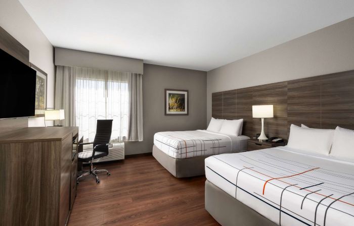 La Quinta Inn & Suites by Wyndham Denton - University Drive