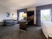 Hampton Inn & Suites Greensboro/Coliseum Area Hotels near Greensboro Coliseum