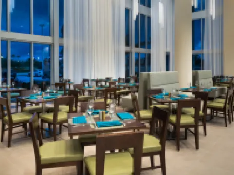 ダブル ツリー バイ ヒルトン マイアミ - ドラル、フロリダ ドラールのホテル