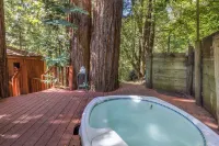 Relaxing redwood forest home with hot tub and sauna at Lagunitas Creek