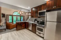 Fully Renovated Condo - Sleeps 7!