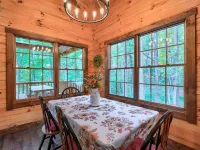 Honey Bear Cabin at Trickle Creek Hotels in Marion Township