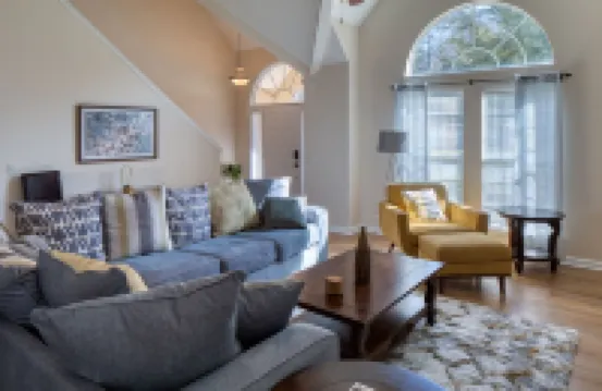 Large private 4 BR home near SAV airport with TV in every bedroom