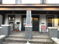 Cozy Downtown 3 Bedroom - 2성급