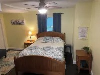 No cleaning fee Fish, festivals, and more. Central to Tavares and Mt Dora