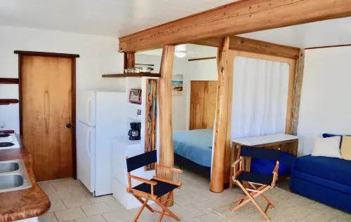 The Driftwood Cottage by The Sea