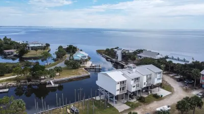 Gulf Front Town Home with Boat Dock- Fisherman's Paradise!