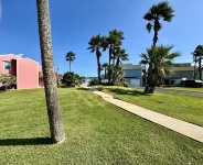 Beach Retreat: Walk to Beach & Pool, Sleeps 12, Pet Friendly