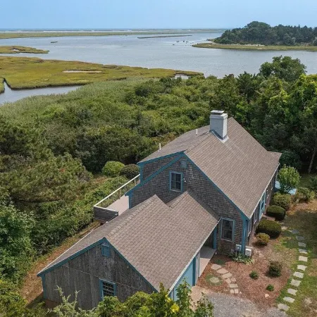 Waterfront Oasis on Town Cove, Kayak Access & Stunning Views