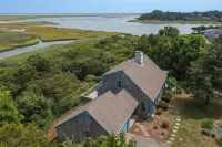 Waterfront Oasis on Town Cove, Kayak Access & Stunning Views
