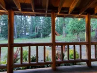 Cabin in the woods, ideal for long stays.