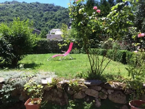 Maison de 3 Chambres Pour 6 Personnes Hotels in Campan