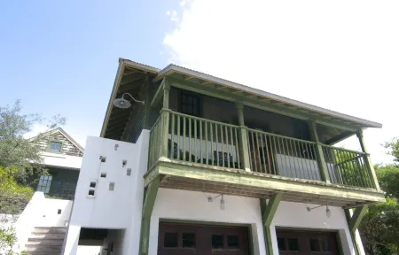 In the Heart of Rosemary Beach - Beach, Pool, & Shops Steps Away