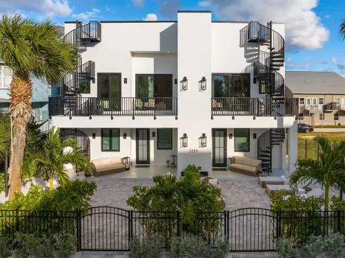 Milos Beach House-New Luxe Haven Steps from Beach -New Rooftop Pool 36 FT Long