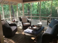 Natchez Trace Cabin Retreat on 5 acres
