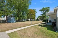 Cozy 2BR Condo - Beachside Bliss with Yard Space condo