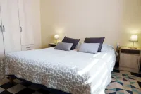 Quiet country house, enclosed grounds, in the Morvan Park, ideal for a couple Hotels in Saint-Germain-des-Champs