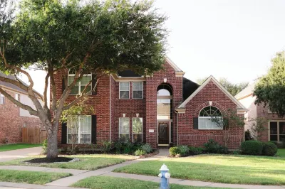 Spacious 5-bedroom house with WiFi and AC in fabulous Houston