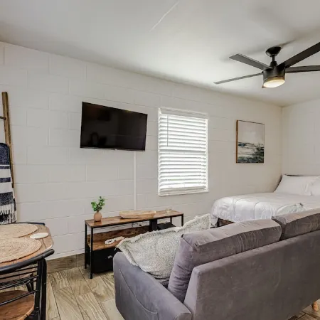 Studio Apartment in Winter Haven, FL