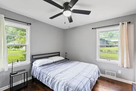 Sleek & Affordable Overland Park Stunner!