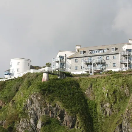 1st Floor Apartment With Outstanding Sea Views With Access To Look-Out Platform
