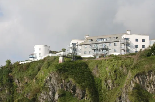 1st Floor Apartment With Outstanding Sea Views With Access To Look-Out Platform