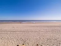 BEACH BUM BUNGALOW - affordable oceanfront escape in North Myrtle Beach