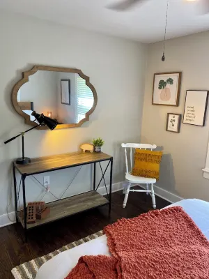 Kentucky Comfort Central Retreat, 2 Bedroom Home Hotels near Dueling Grounds Distillery