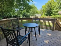 Porch Swing Place - Newly Renovated Charm