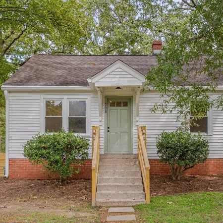 Ideally Located Modern Sanctuary, Newly Renovated