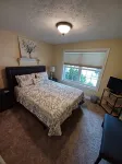 Spacious Downtown, First Floor, Patio, sleeps up to 6, Short Walk to Everything!