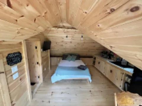 Cabin Style Studio Apt with Private Hot Tub on 100 Acres Kayaks, Canoes & Sup