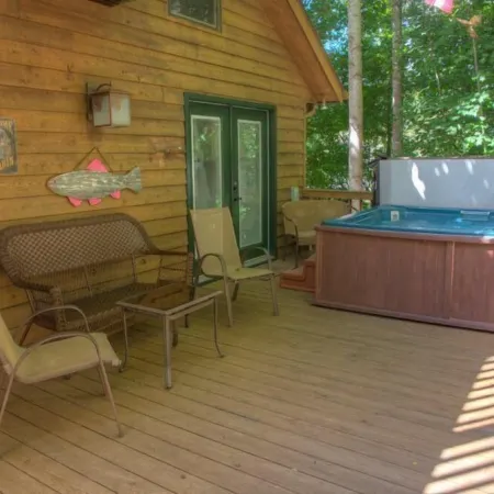 Luxury Cabin On The Chattahoochee River - Short Walk To Downtown Helen