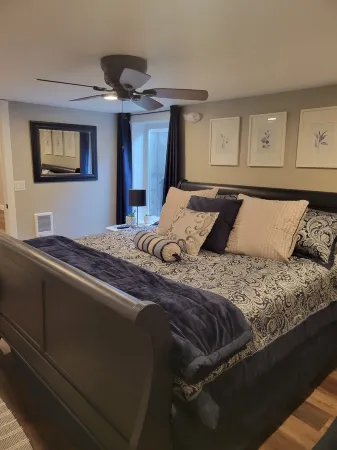 Entire Guest Unit - Cool Canby Crib-Full Basement