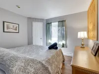 Secluded Retreat Near Ski Resorts: Hot Tub, BBQ Hotels in Tunkhannock Township