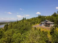 Panoramic River Views - Nature Framed at Every Window