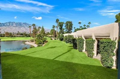Championship Golf - Shopping - Restaurants - Pools - Gorgeous Desert Sunsets! Hotels in 