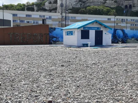 La Maison des Cordiers au Pied du Funiculaire à 50 m de la mer Отели в г. Ле Трепор
