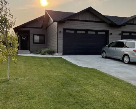 Family getaway with hot tub! Close to Grand Targhee, hiking, fishing, Driggs Hotels in Driggs