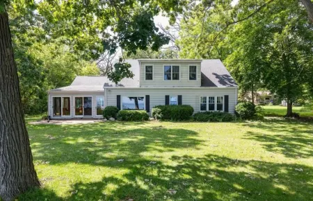 Perfect Lake House to gather with Friends and Family. Come make some memories!!